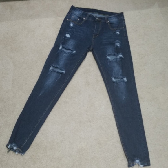 Distressed jeans - Picture 7 of 8